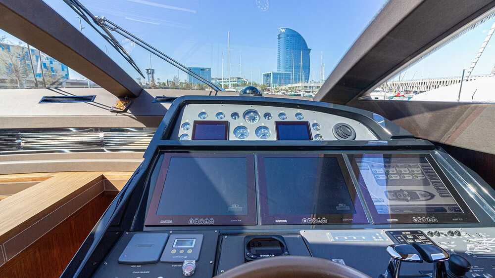 Main helm station