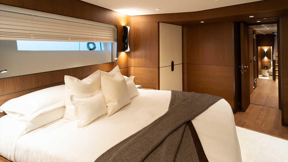 Bow VIP cabin