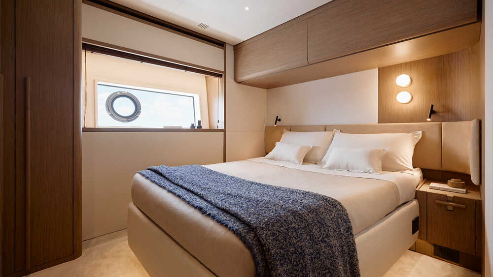 Bow VIP cabin