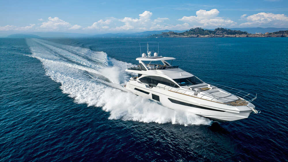 Exterior Azimut Grande 25 METRI