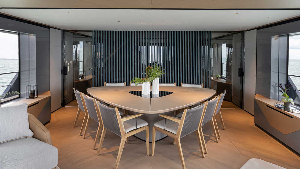 Dinette in main deck salon