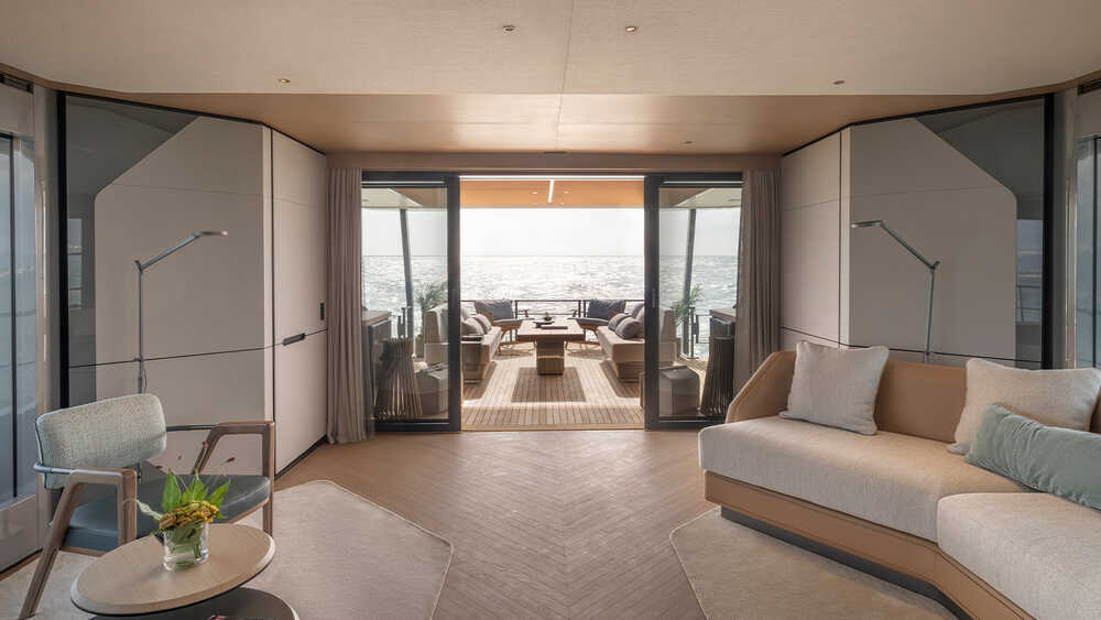 Main deck salon