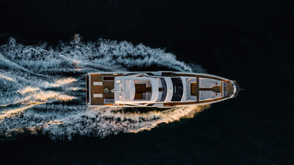 Exterior Azimut Grande 32 METRI