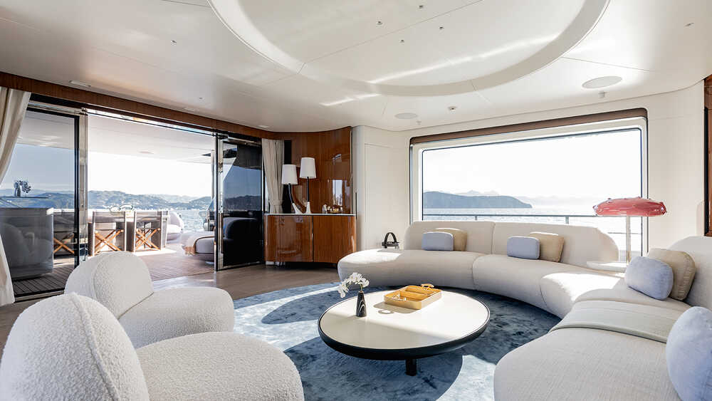 Main deck salon
