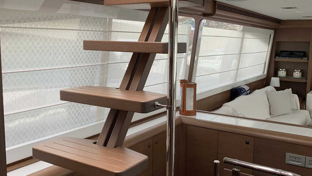 The flybridge access ladder