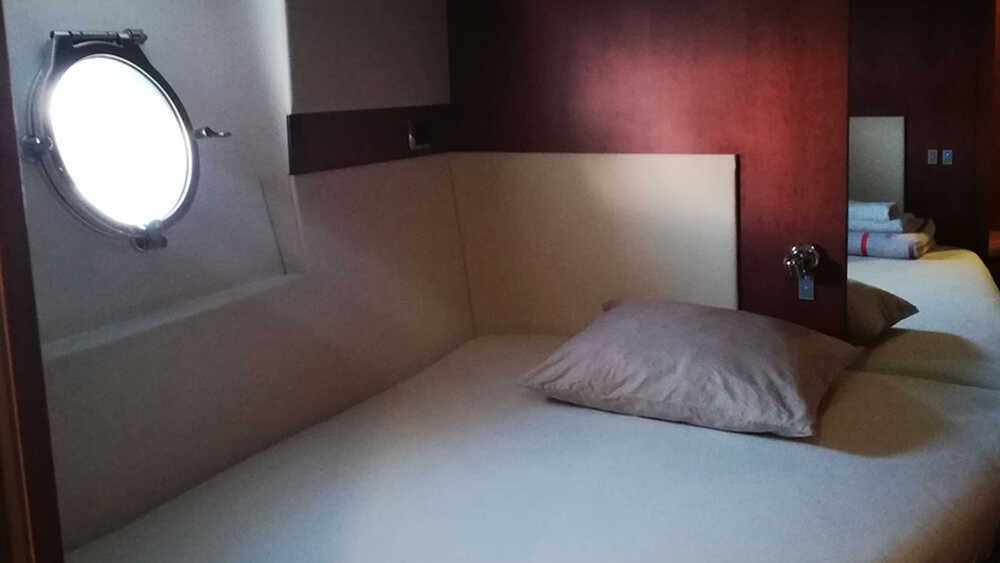 Guest cabin