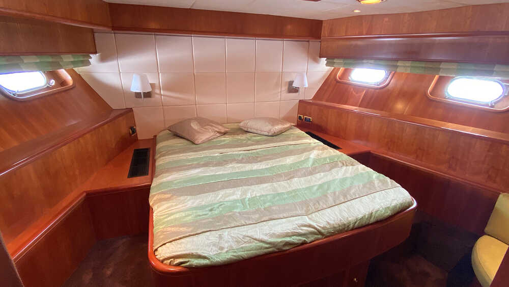Bow VIP cabin
