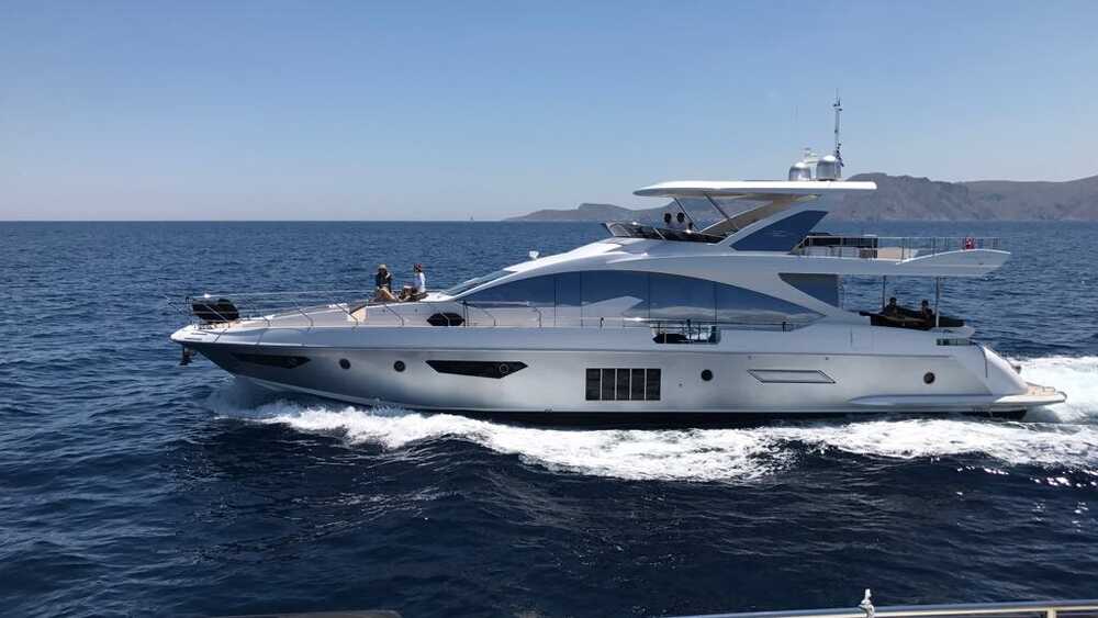 Exterior M/Y Azimut 80 "MEMORIES"