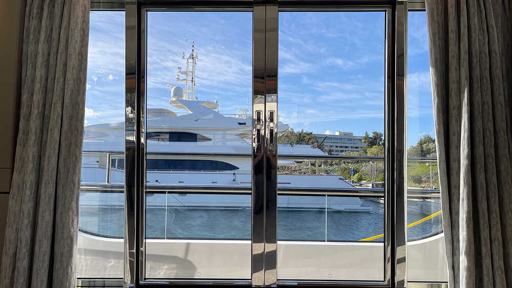Access on side deck