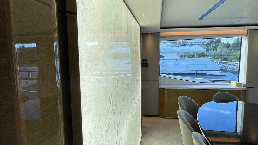 Illuminated marble panel in the dining area