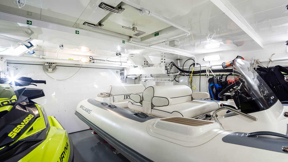 Garage for tender and jetski