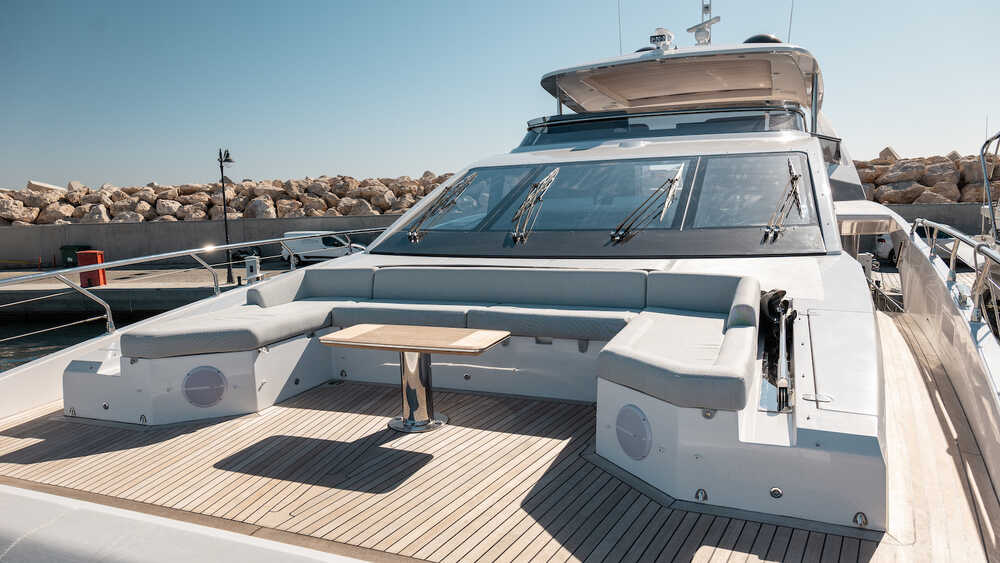 Bow deck