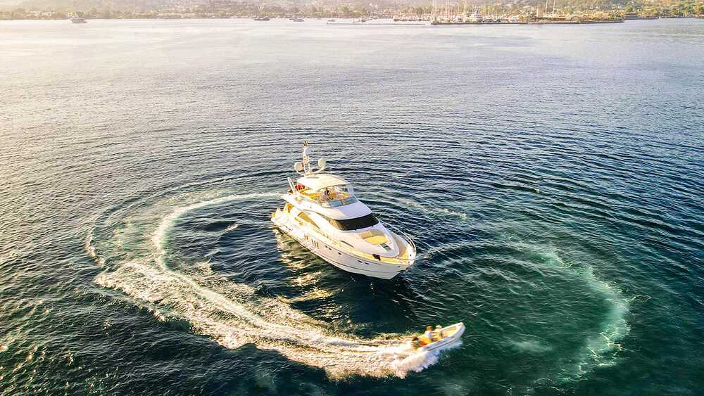 Exterior Fairline Squadron 74 M/Y "SEVEN"