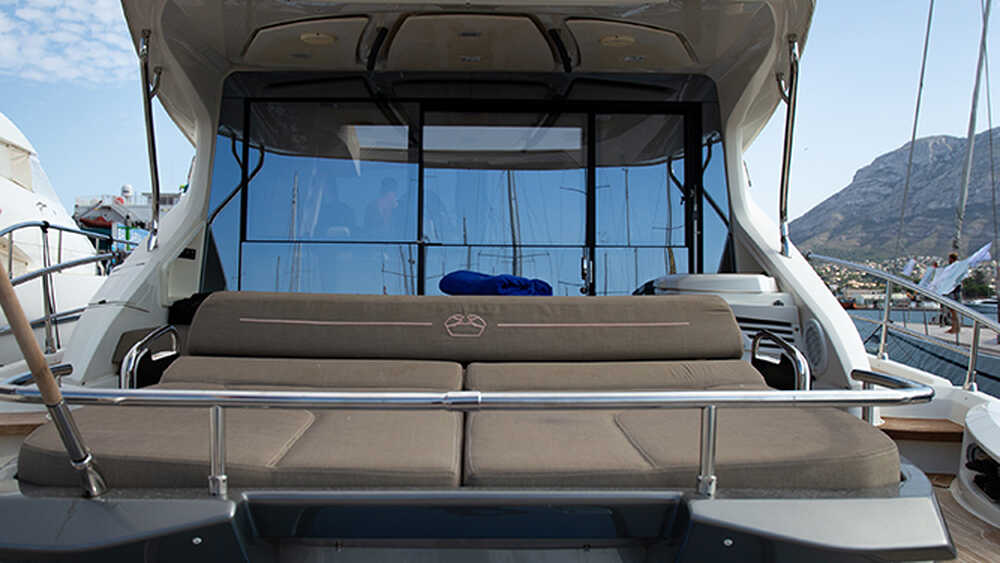 Sunbathing cushions on aft / Access to crew cabin and engine room
