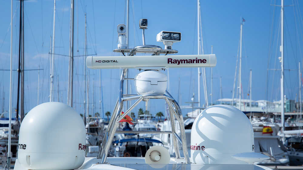Mast with navigation instruments