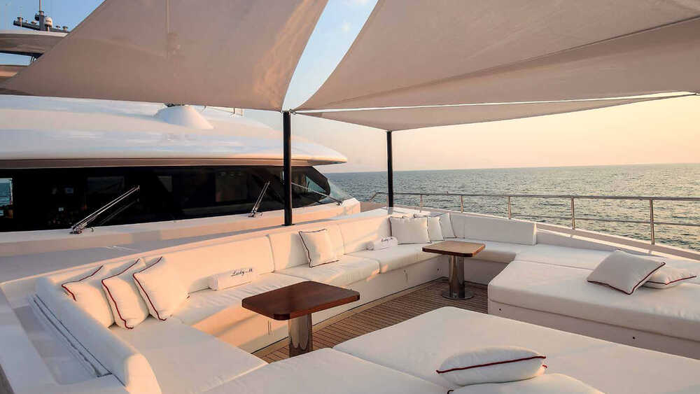 Bow deck