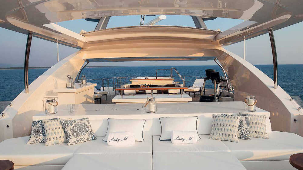Upper deck