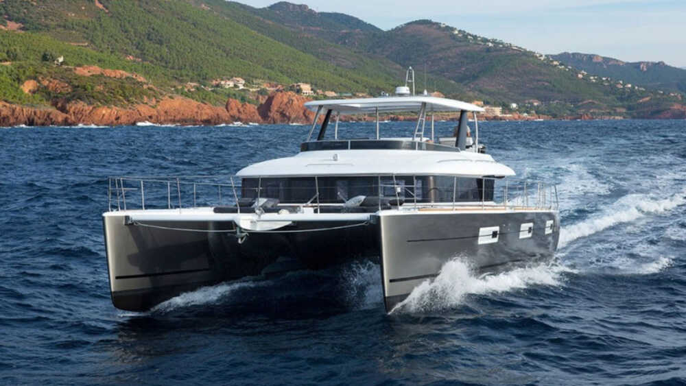 Exterior M/Y LONG MONDAY 