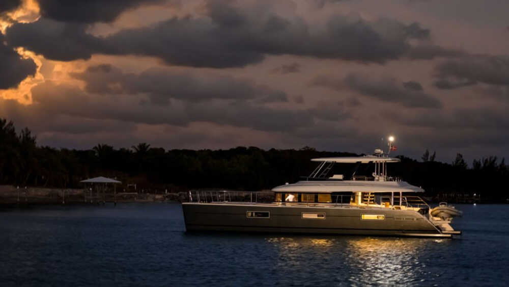 Exterior M/Y LONG MONDAY 