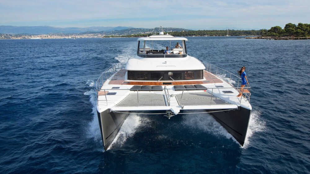 Exterior M/Y LONG MONDAY 