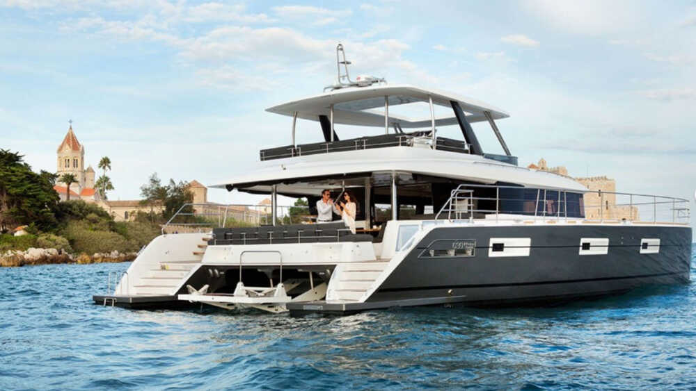 Exterior M/Y LONG MONDAY 