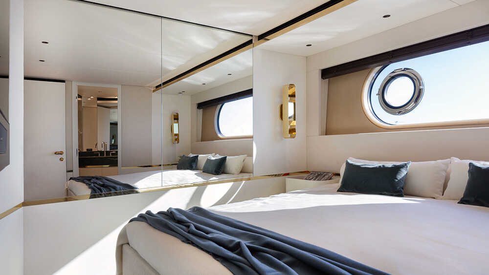 Second VIP cabin on port side