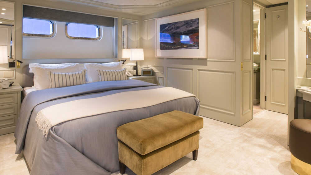 Guest cabin on the lower deck