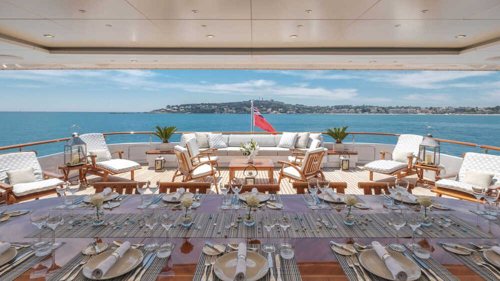 Dining area on upper deck 