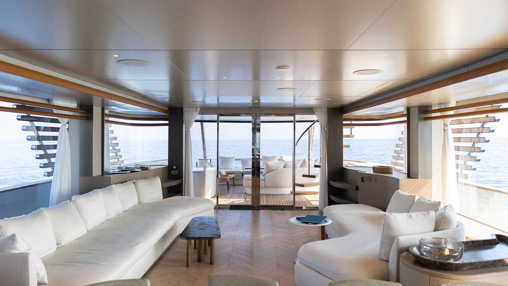 Main deck salon