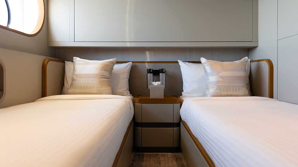 Port guest cabin