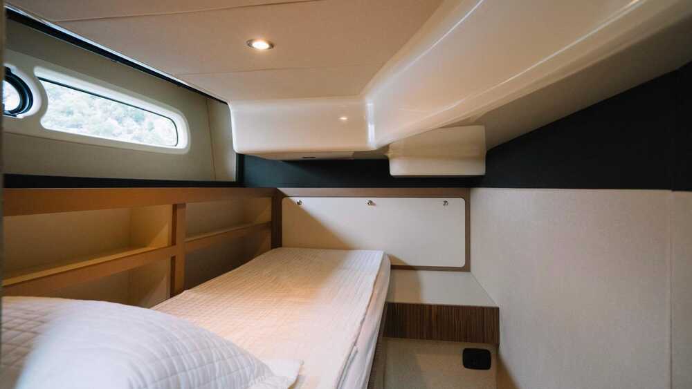 Guest cabin