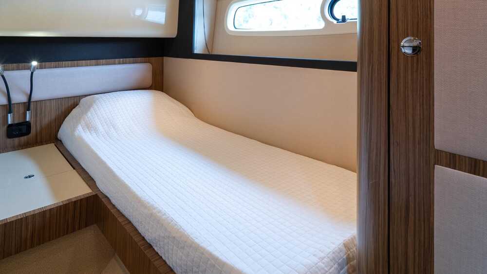 Guest cabin