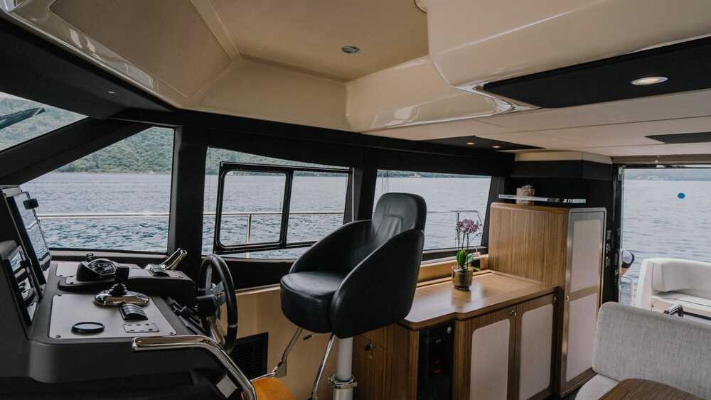 Helm station