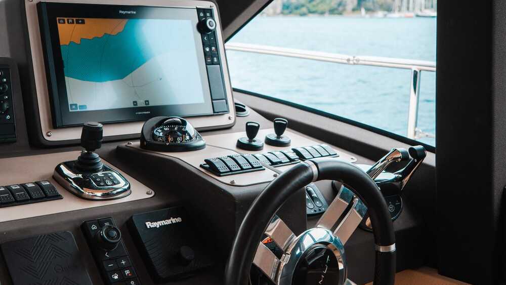 Helm station