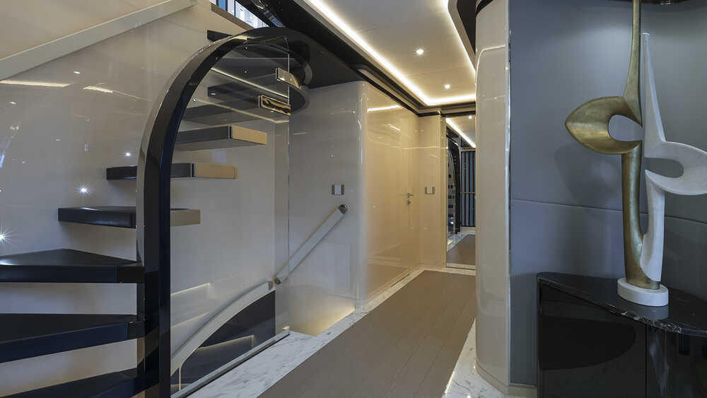 Main salon lobby 