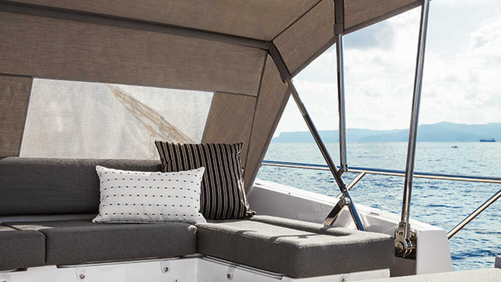 Lounge area on bow. Bimini tent (option)
