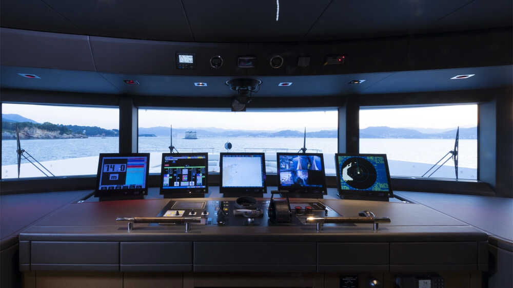 Wheelhouse on upper deck