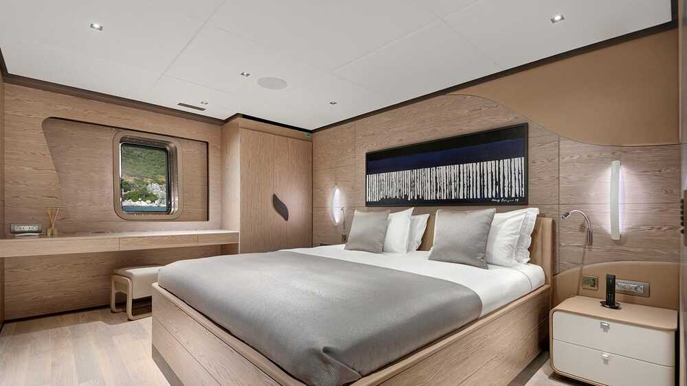 Guest cabin on starboard side