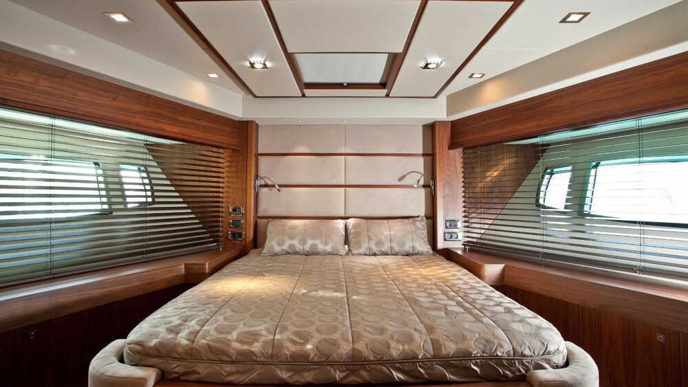Bow cabin