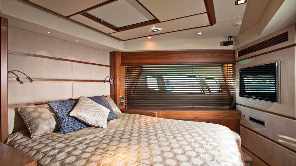 Bow cabin