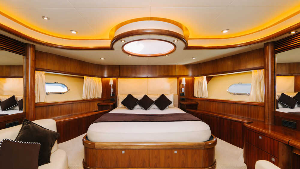 Bow VIP cabin