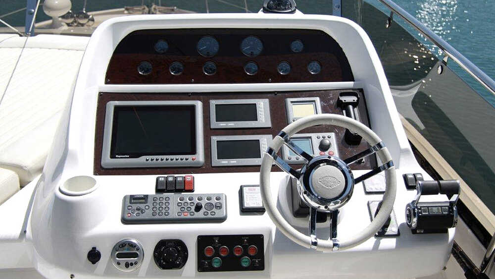 Upper helm