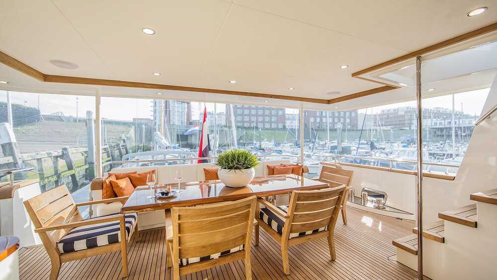 Dining area on cockpit