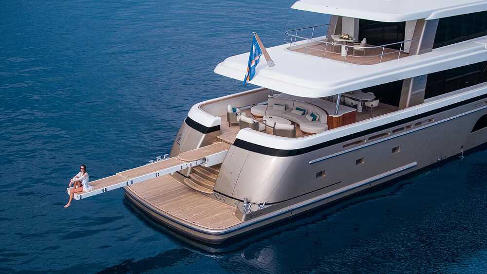 Exterior Van der Valk Explorer 34,5M