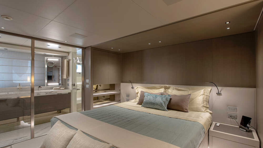 Owner's cabin on lower deck