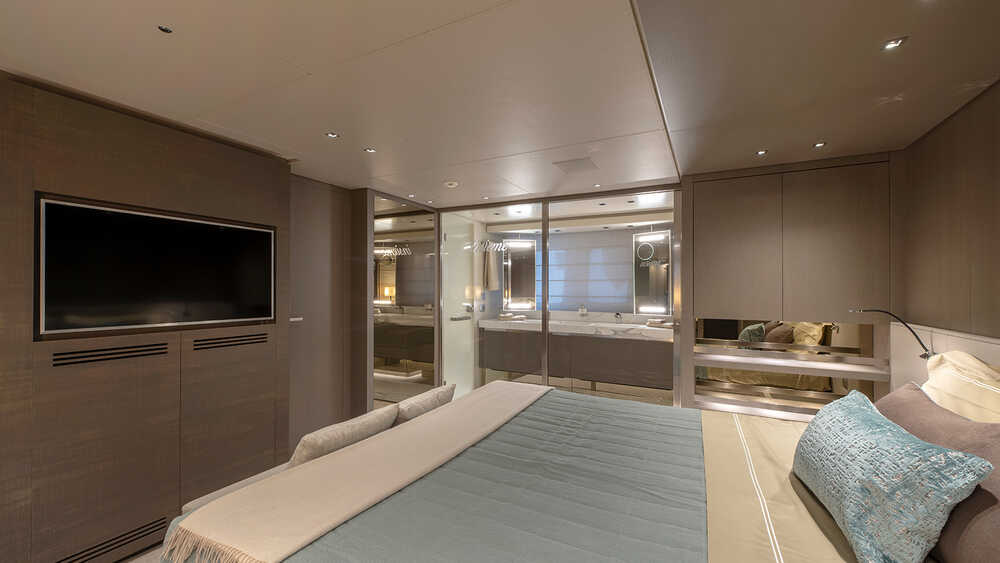 Owner's cabin on lower deck