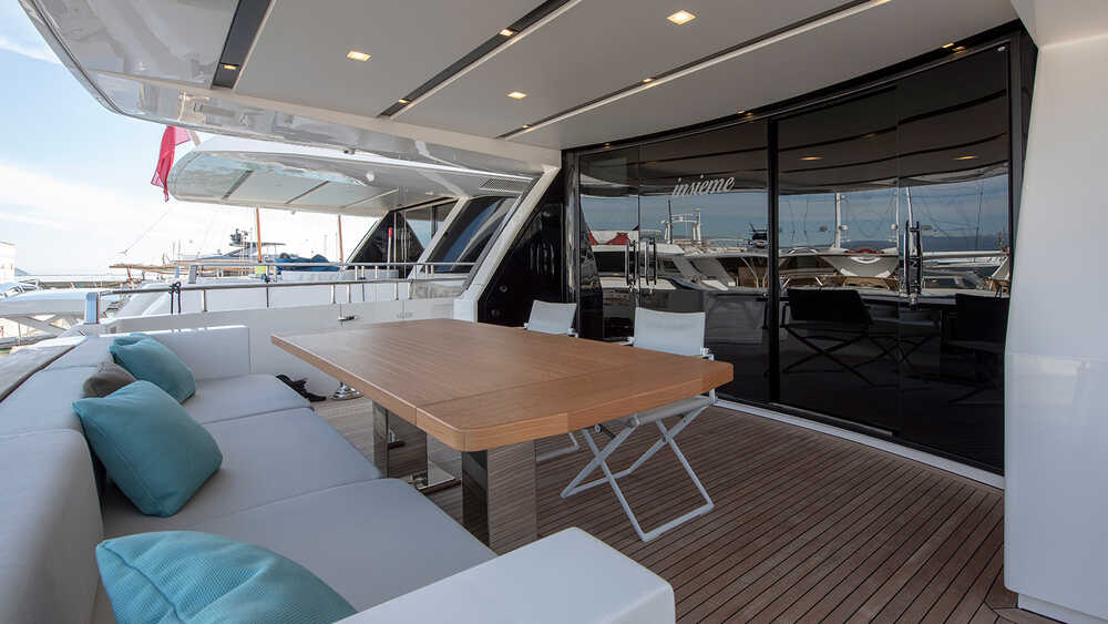 Dining area on cockpit