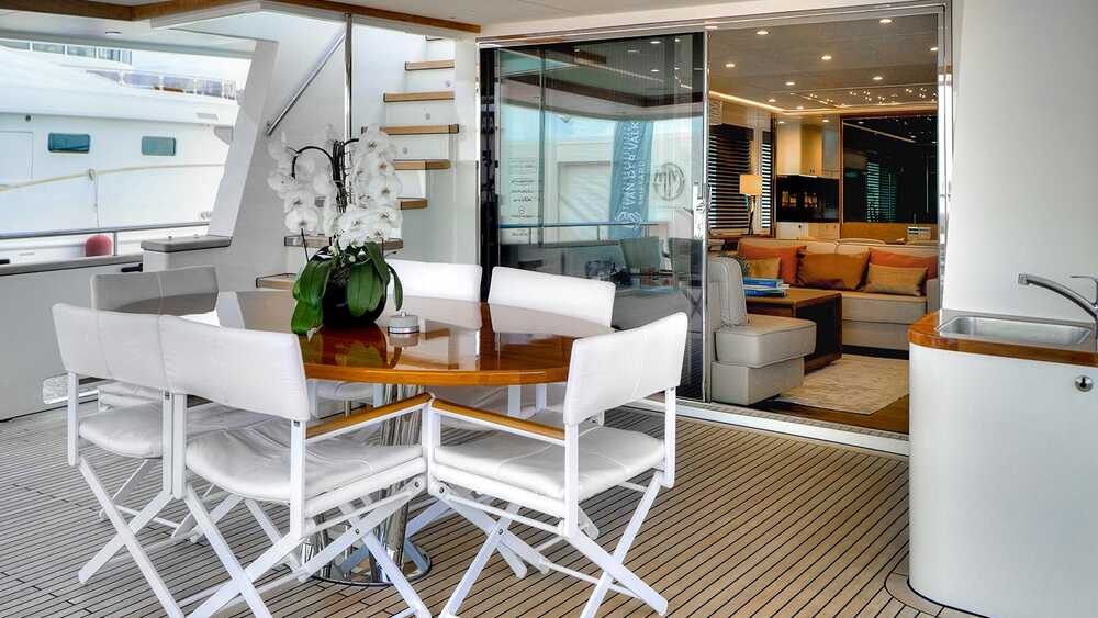 Dining area on cockpit