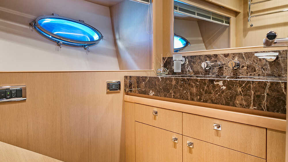 VIP cabin head