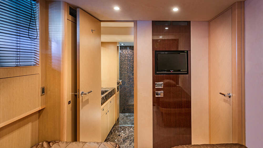 Guest cabin